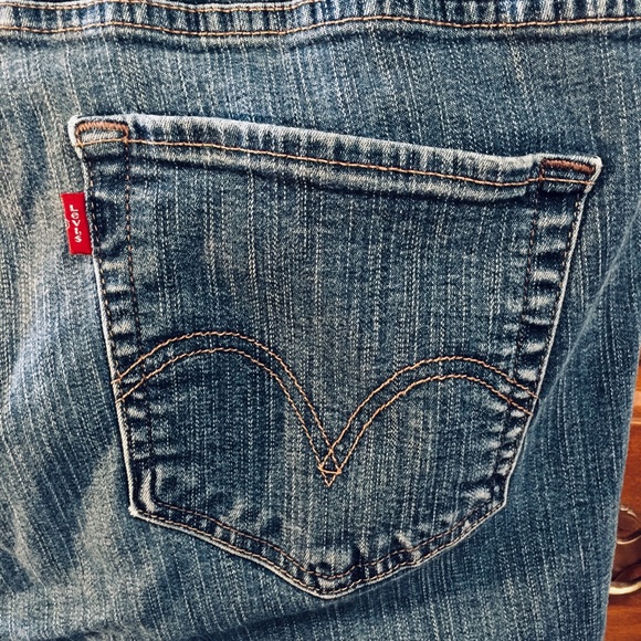 ▫️Levi’s Perfectly Shaping Boot Cut 512 Jeans - Picture 5 of 11